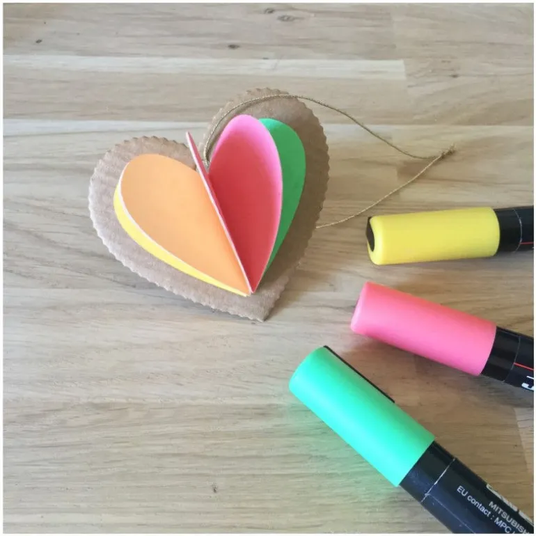 8 coeurs à créer et à colorier, kit créatif pour enfant Pirouette Cacahouète<PIROUETTE CACAHOUETE Flash Sale