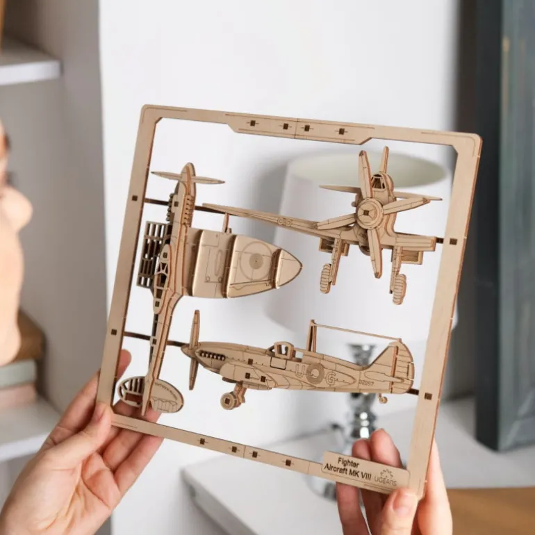 Avion de chasse – UGEARS Puzzle 2,5D en bois<UGEARS models New