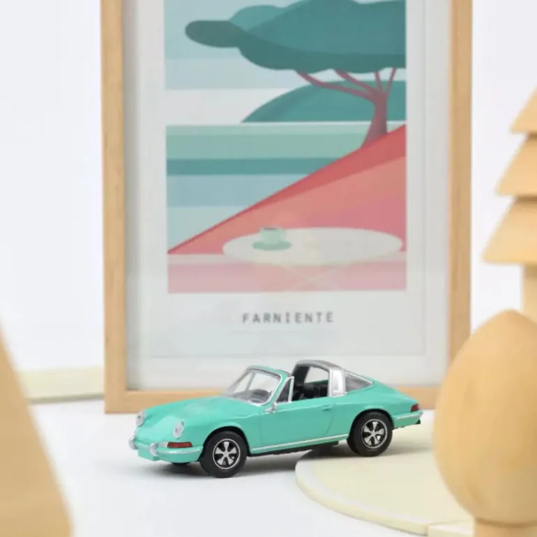Porsche 911 Targa verte 1969 1-43ème<NOREV Hot
