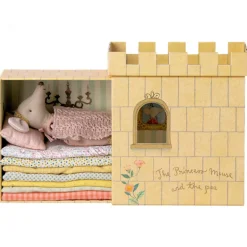 Princesse souris au petit pois dans son château<Maileg Store