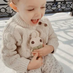 "Pinpin le lapin" hochet pour bébé en crochet en coton bio The veggy toys<MyuM Best